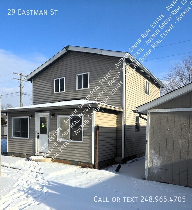 29 Eastman St in Mount Clemens, MI - Building Photo