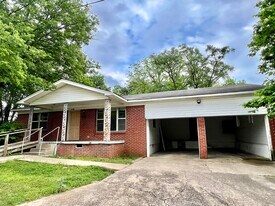 619 W 3rd St in Malvern, AR - Building Photo