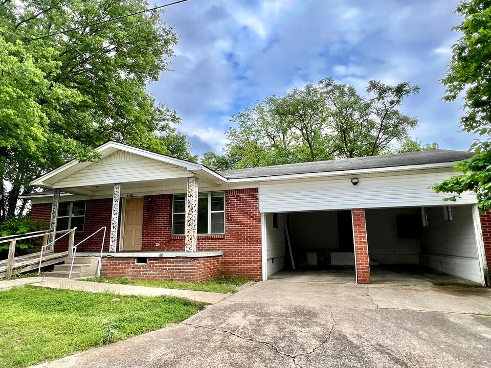 619 W 3rd St in Malvern, AR - Foto de edificio