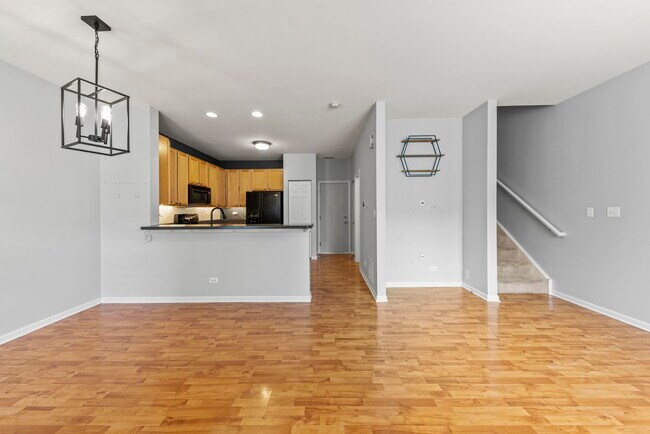 129 Springbrook Trail S in Oswego, IL - Building Photo - Building Photo