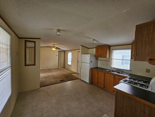 3 Maple Ln in Weedsport, NY - Building Photo - Building Photo