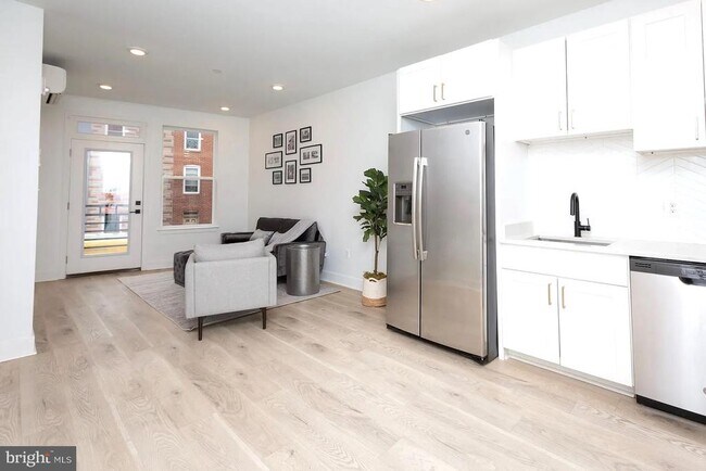 1702 Light St-Unit -202 in Baltimore, MD - Building Photo - Building Photo