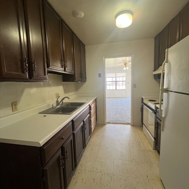 716 Highland Dr in Waukomis, OK - Building Photo - Building Photo