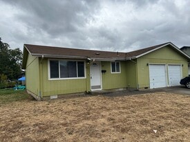 95 U St in Springfield, OR - Building Photo