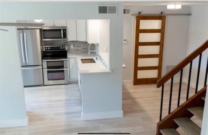 5626 Preston Oaks Rd in Dallas, TX - Building Photo