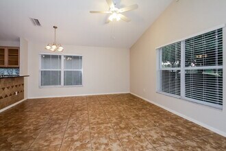 6752 Waterton Dr in Riverview, FL - Building Photo - Building Photo