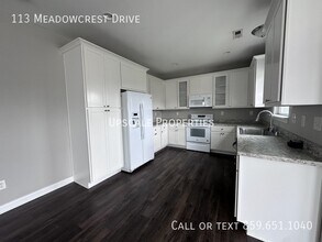 113 Meadowcrest Dr in Georgetown, KY - Building Photo - Building Photo