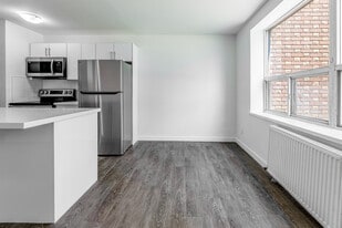 80 Guestville Ave in Toronto, ON - Building Photo