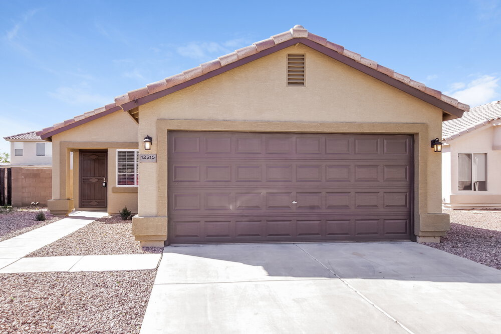 12215 W Rosewood Dr in El Mirage, AZ - Foto de edificio