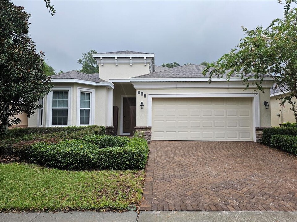 684 Preakness Cir in DeLand, FL - Building Photo