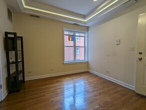 850 W Cornelia Ave, Unit 853-3S in Chicago, IL - Building Photo - Building Photo