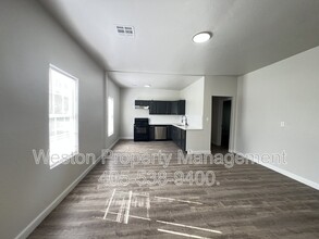908 NW 95th St in Oklahoma City, OK - Building Photo - Building Photo