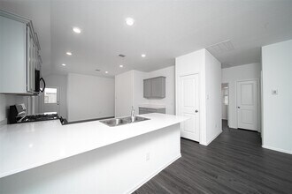 18430 Cobalt Cove Ln in Hockley, TX - Foto de edificio - Building Photo