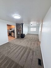 306 E 900 N in Lehi, UT - Foto de edificio - Building Photo