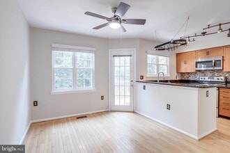 5728 Evergreen Knoll Ct in Alexandria, VA - Building Photo - Building Photo