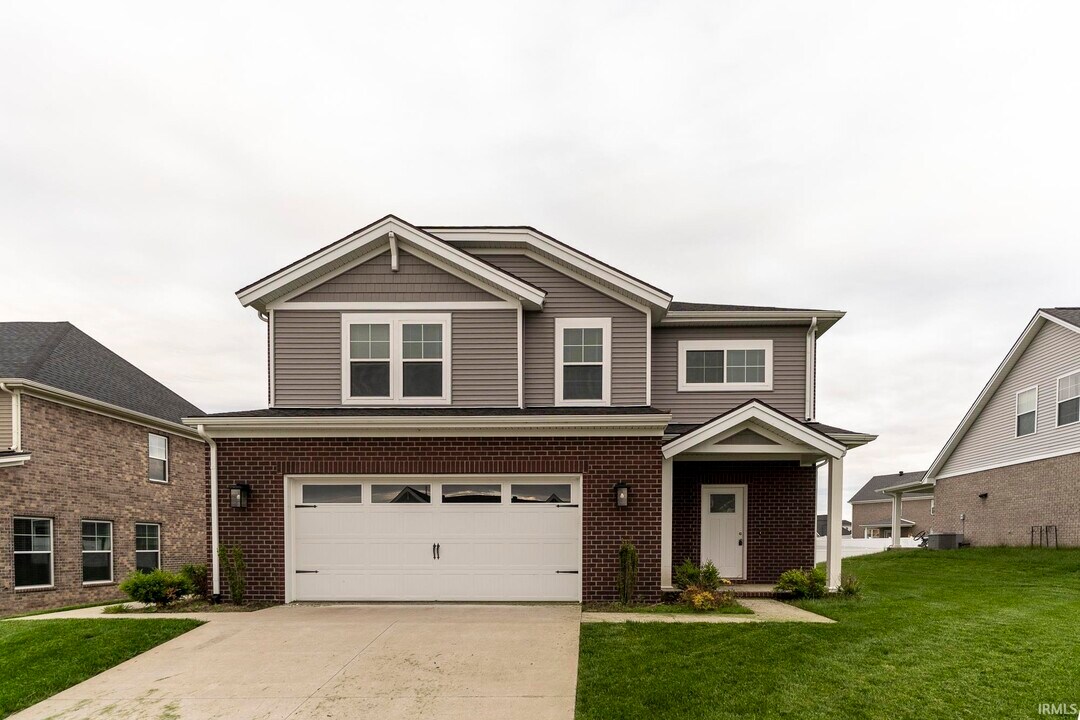 5621 Camden Dr in Newburgh, IN - Building Photo