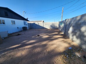 636 W Melrose Dr in Casa Grande, AZ - Foto de edificio - Building Photo