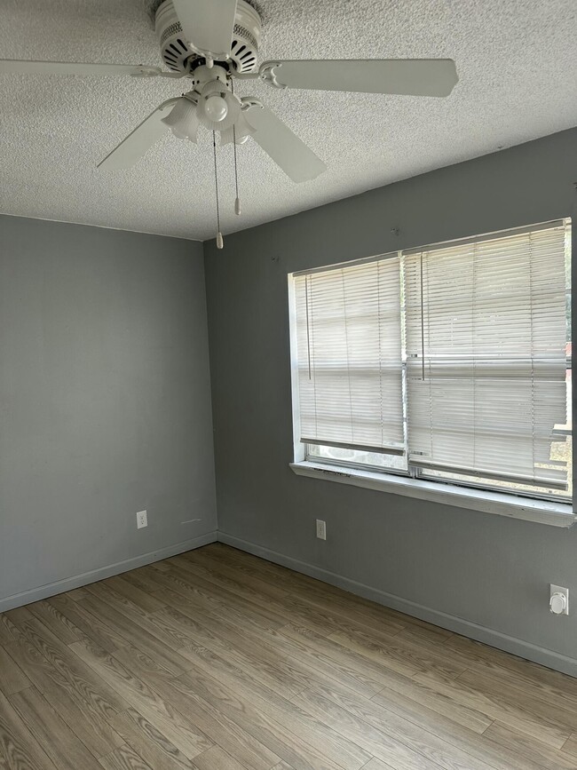 2775 Eliasberg St in Pensacola, FL - Building Photo - Building Photo