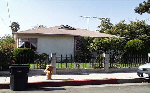 5723 Fair Ave in North Hollywood, CA - Building Photo