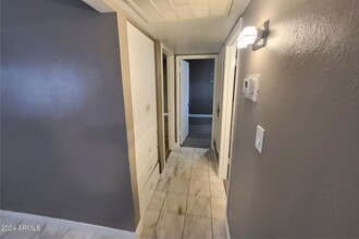 2609 W McLellan Blvd, Unit 2 in Phoenix, AZ - Building Photo - Building Photo