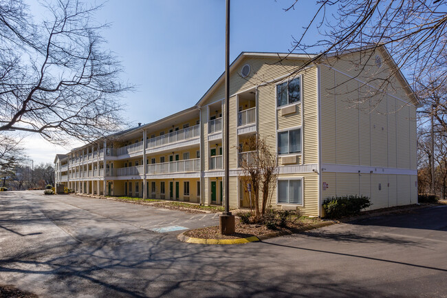 Greenview Apartments in Nashville, TN - Building Photo - Building Photo