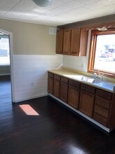 1006 N Brobst St in Knoxville, IA - Building Photo - Building Photo