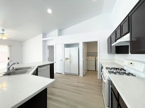 3437 Brolio Valley Ct in North Las Vegas, NV - Building Photo - Building Photo