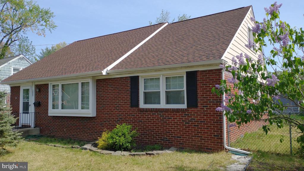 1025 Oakwood Rd in Haddonfield, NJ - Building Photo