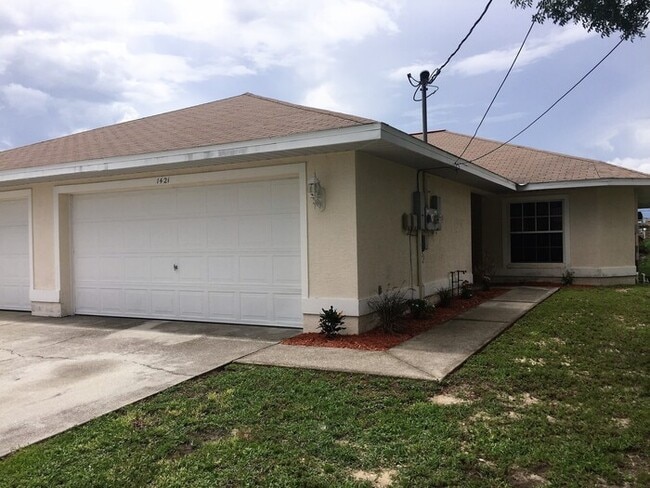 property at 1421 SE 10th Terrace
