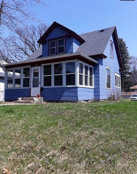 2622 N Upton Ave, Unit 1 bedroom 0405 in Minneapolis, MN - Building Photo