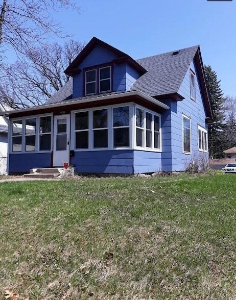 property at 2622 N Upton Ave