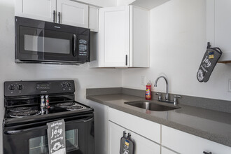 The Canvas Apartments in Phoenix, AZ - Building Photo - Interior Photo