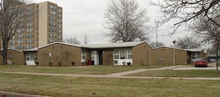 1730 Broadway Ave in Lorain, OH - Building Photo - Building Photo