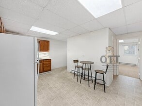 301 N Julian St, Unit 2 in Ebensburg, PA - Foto de edificio - Building Photo