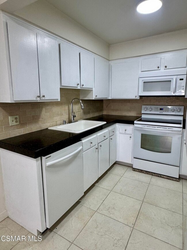 1226 Patricia Ave in Simi Valley, CA - Building Photo - Building Photo