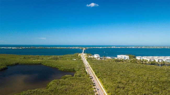 502 Sanderling Cir in Bradenton, FL - Foto de edificio - Building Photo