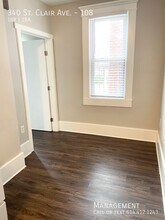 340 St Clair Ave in Columbus, OH - Foto de edificio - Building Photo