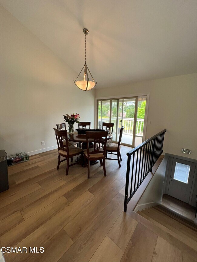 232 Via Del Caballo in Oak Park, CA - Building Photo - Building Photo