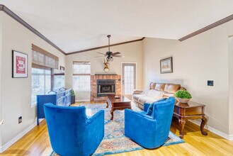 1072 Valley View Dr in Fayetteville, AR - Foto de edificio - Building Photo