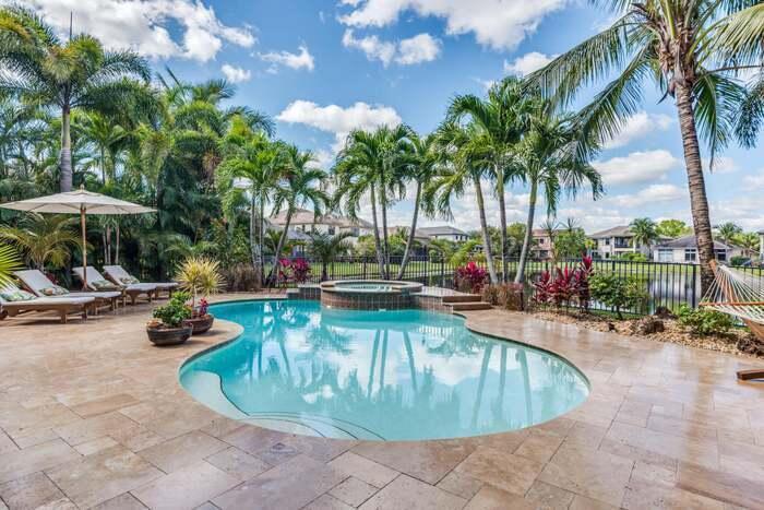 3607 Collonade Dr in Wellington, FL - Building Photo