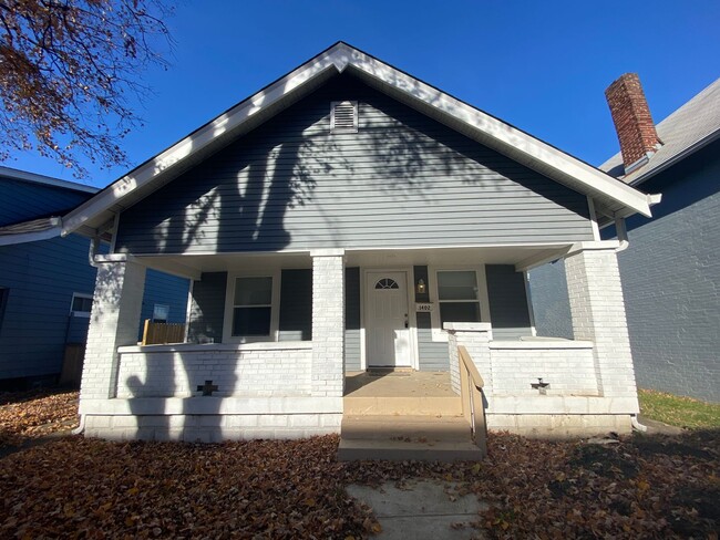 property at 1402 E Kelly St