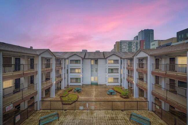 property at 501 W 26th St