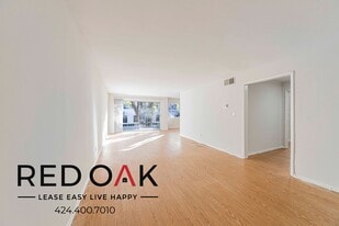 5204 Yarmouth Ave, Unit 108 in Los Angeles, CA - Building Photo