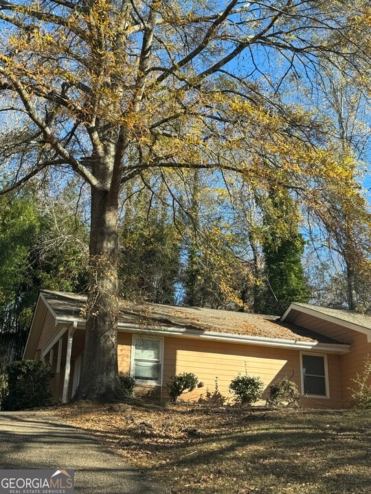 736 Happy Hollow Rd in Dahlonega, GA - Building Photo