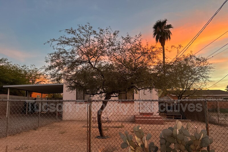 419 E Lester St in Tucson, AZ - Building Photo