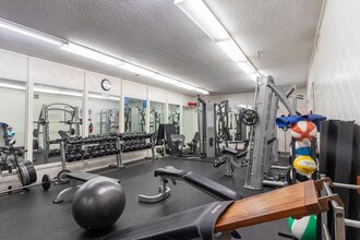 812 Camino Real in Redondo Beach, CA - Building Photo - Building Photo