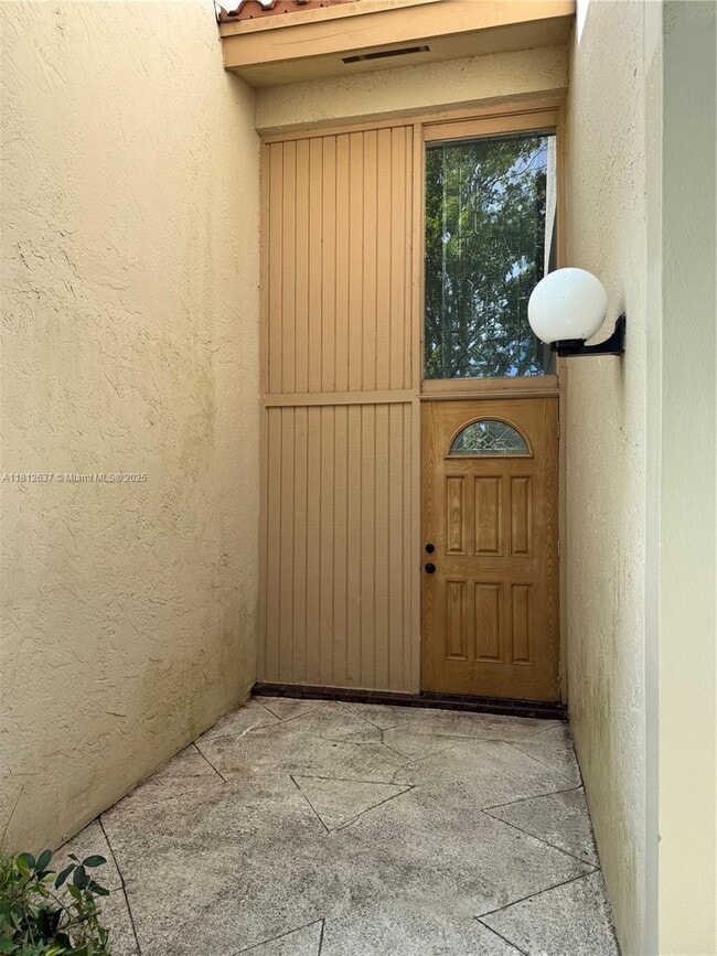 property at 14293 Kendale Lakes Cir