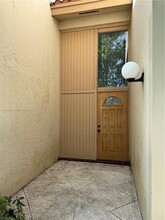 14293 Kendale Lakes Cir in Miami, FL - Building Photo - Building Photo