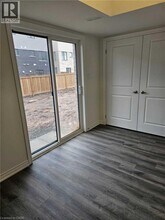 18 Reid Ave N in Hamilton, ON - Building Photo - Building Photo