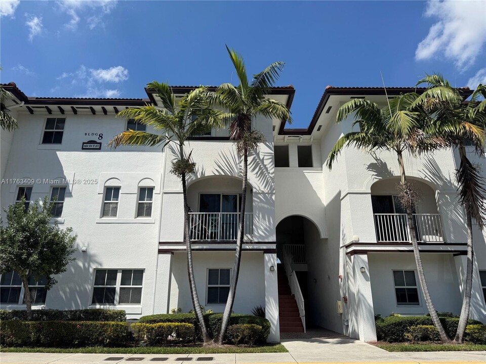 8650 NW 97th Ave in Doral, FL - Building Photo
